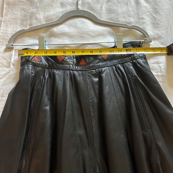 Italian Leather Full skirt - Picture 5 of 7
